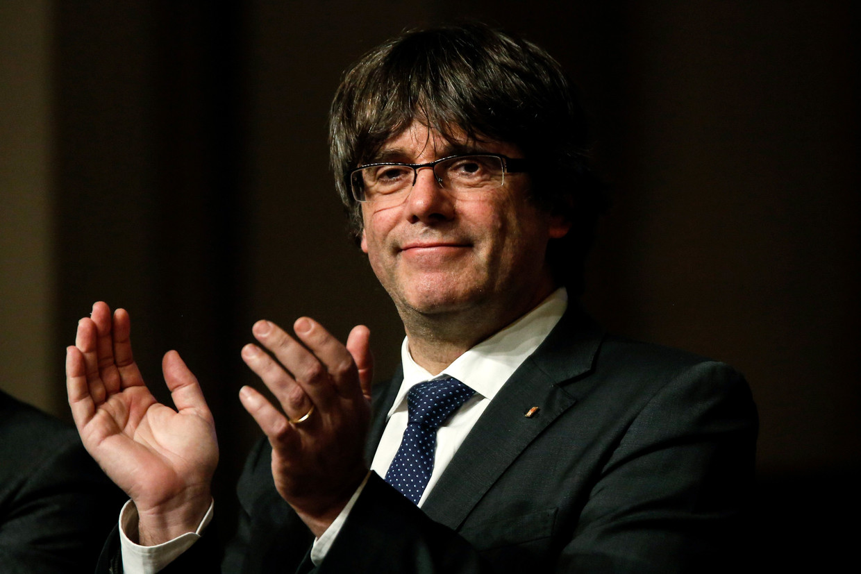 De afgezette Catalaanse minister-president Carles Puigdemont. Beeld Photo News