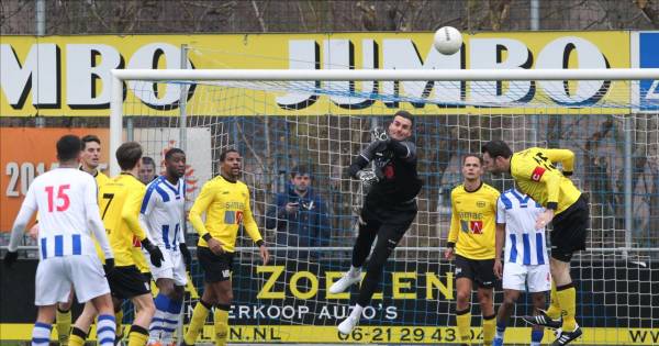 UNA breekt de ban met eerste winst op vreemde bodem - Eindhovens Dagblad