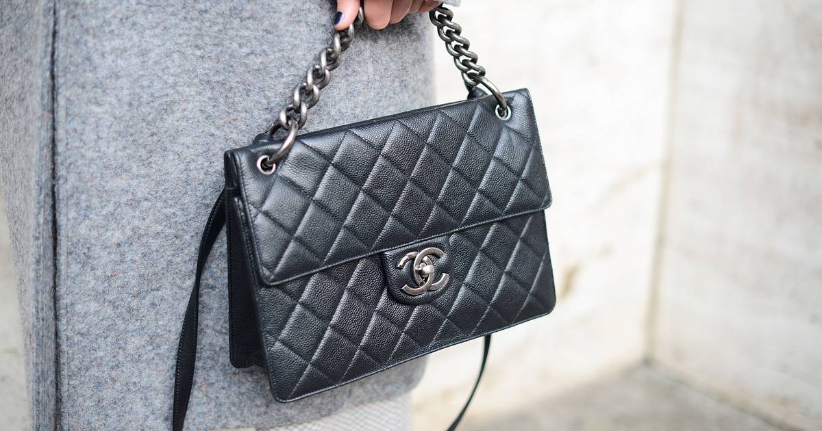 Wat kost een chanel tas clearance