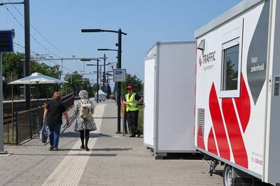 Agenten rijden mee op treinen naar station Maarheeze vanwege overlast asielzoekers: ‘Politie kan dir