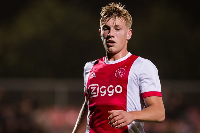 Ajax-middenvelder Zian Flemming op weg naar PEC Zwolle | Voetbal ...