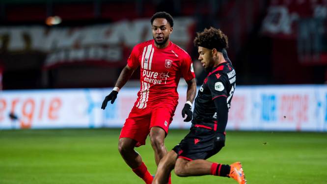 De wel erg groot gemaakte FC Twente-aanvaller Denilho Cleonise stelt zijn fans teleur