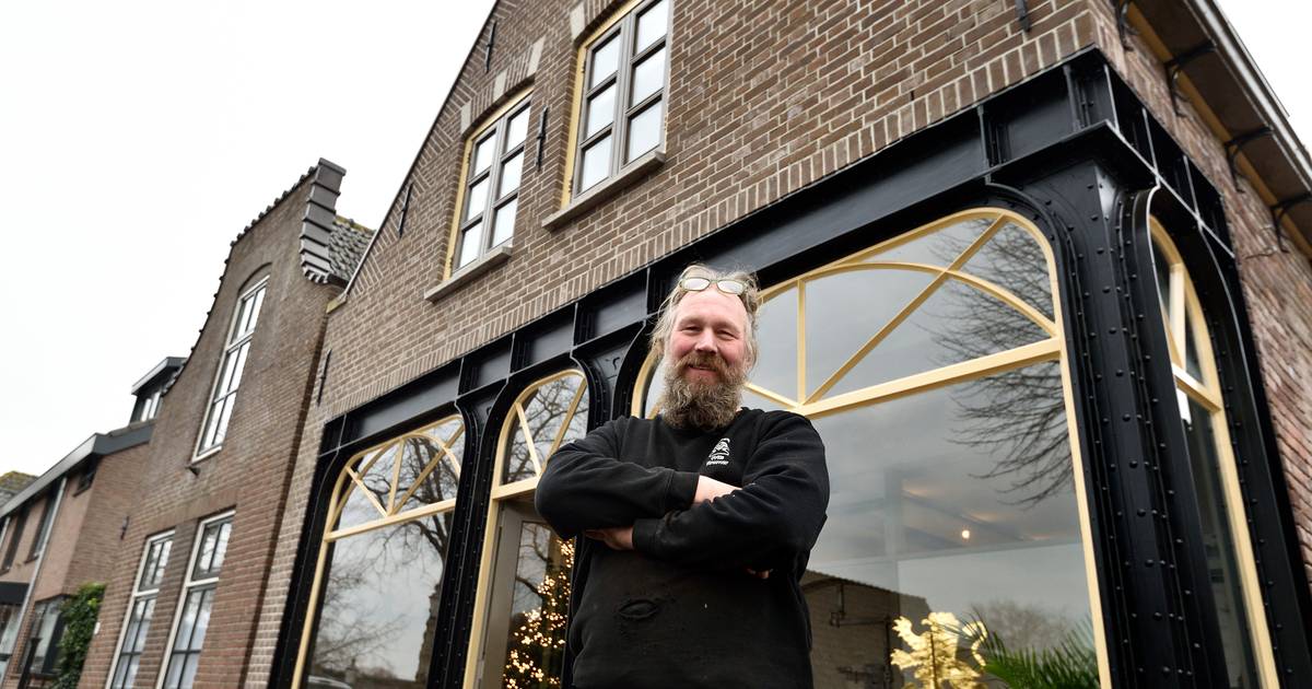 Duizenden klinknagels in voorpui