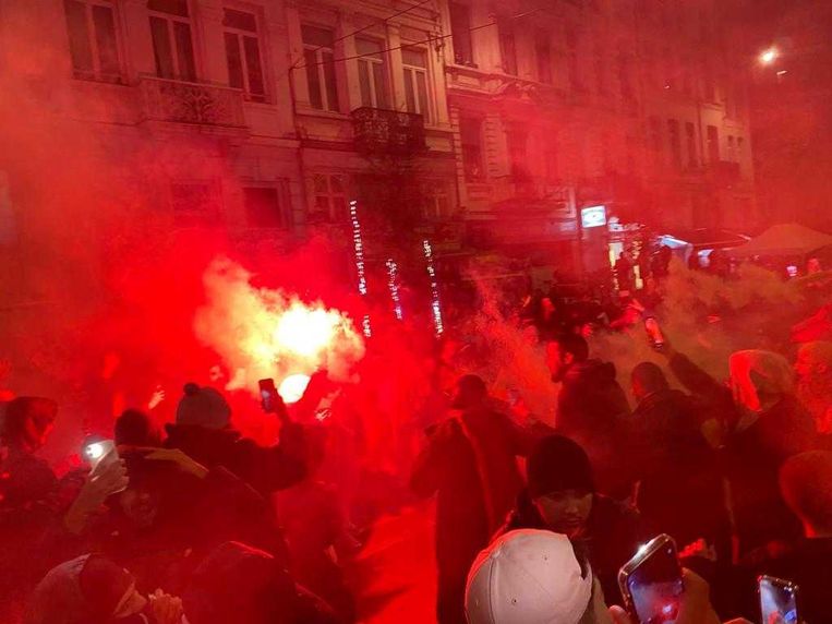 In Brussel zijn een paar duizend mensen samengekomen. Beeld HLN