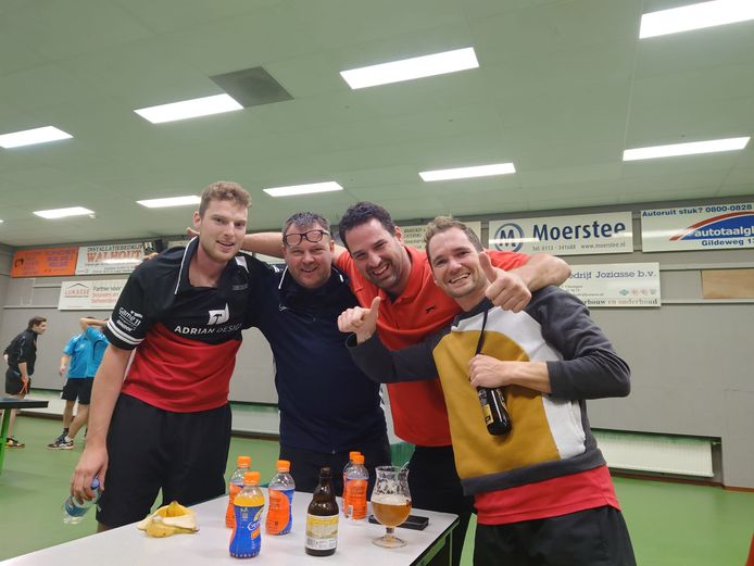 tafeltennis TTV Arnemuiden, vlnr Herbert Keijman, Marc Hackenberg, Jeroen de Heide en Wilbert Poppe