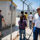 Francken bezoekt Grieks vluchtelingeneiland Kos: "Zo zou het overal moeten"