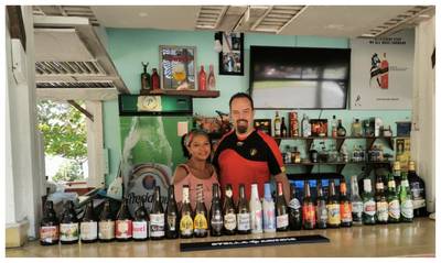 Mik (41) opende een strandbar in de Dominicaanse Republiek: “Zelfs een multinational als Coca-Cola kan niet altijd frisdrank leveren, gewoonweg omdat er geen voorraad is”