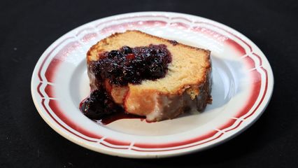 8. Cake au yaourt et aux myrtilles