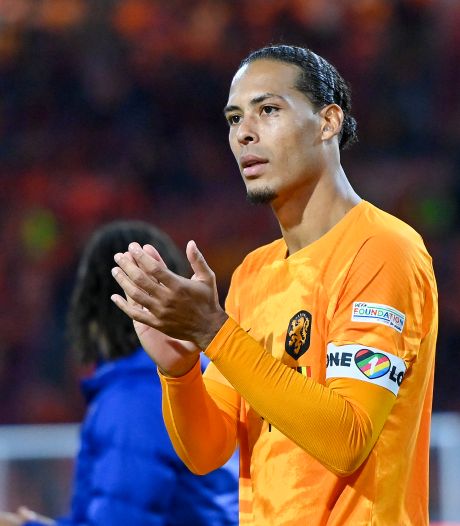 Oranje en andere landen zwichten voor druk FIFA: Virgil van Dijk en collega’s dragen OneLove-band niet