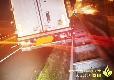 Dronken vrachtwagenchauffeur rijdt tegen vangrail op de A16 bij Zevenbergschen Hoek