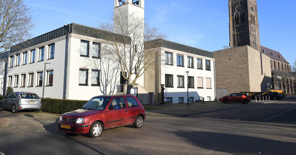 Gemeentehuizen Mill en Sint Anthonis op 1 januari leeg