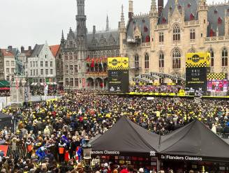 28.000 supporters moedigen renners aan bij start van de Ronde in Brugge: “Dit is onbetaalbare reclame”