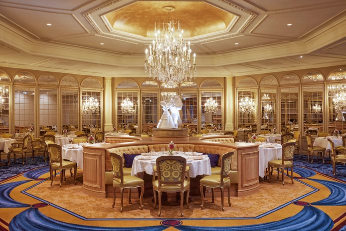 Restaurant ‘La Table de Lumière’ is geïnspireerd op de beroemde spiegelzaal van Versailles
