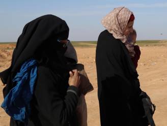 Twee IS-vrouwen teruggekeerd in Nederland en aangehouden