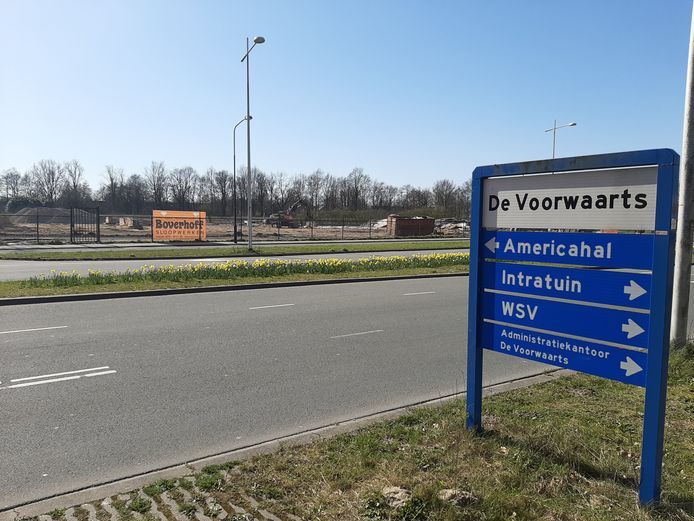 Dit bordje verwijst naar een hal die niet meer bestaat.