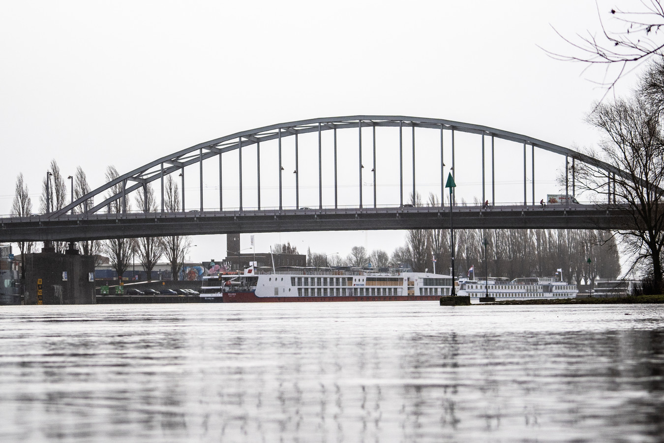 Renovatie Rijnkade en opvangschepen houden cruisevaart in 2024 uit ...