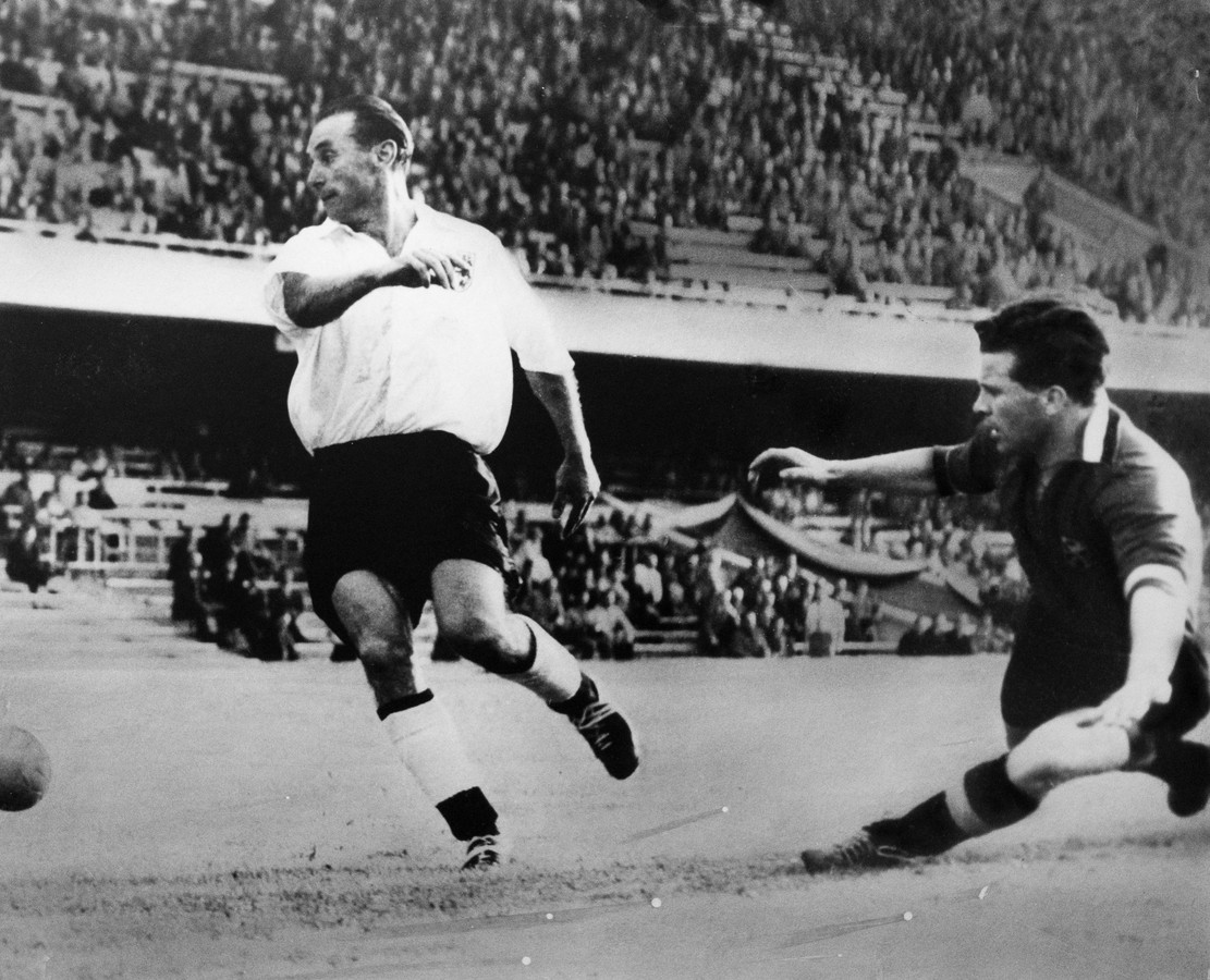 Gouden Schoen van Kesselaar en Lierseicoon Fons Van Brandt voor het