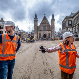 Renovatie Binnenhof fors duurder. ‘Hier is jarenlang gewerkt in een gevaarlijke situatie’