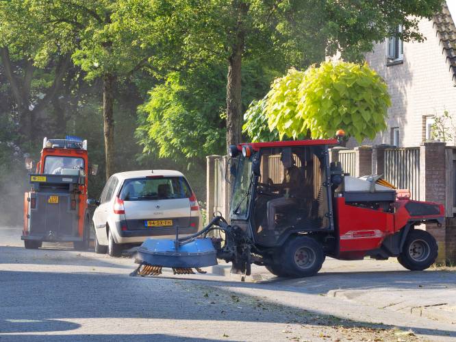 Frustratie bij buurtbewoners: veegwagens laten spoor van lekke banden en lakschade achter
