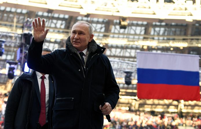 Poetin ging de menigte voor met het roepen van: "Rusland, Rusland, Rusland".