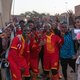 Vrouwen in Soedan vieren hun vrijheid met een eigen voetbalcompetitie, maar wel met hun benen bedekt