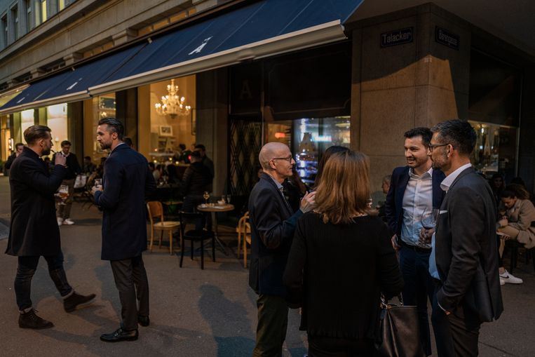 Café Atelier, een verzamelplek voor veel bankmedewerkers. Beeld Jelle Krings 