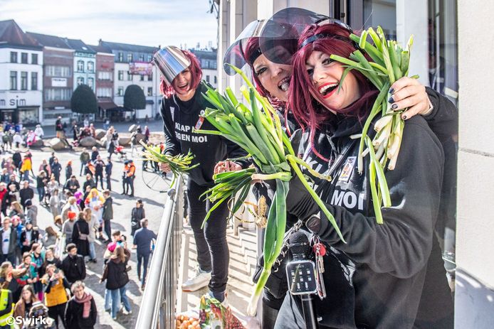 Ajuinworp met prins Sjalen op deGrote Markt van Aalst