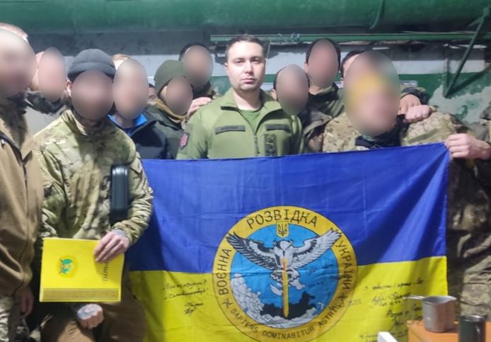 Kyrylo Boedanov tijdens een bezoek aan zijn troepen in de frontstad Bachmoet op 28 december 2022.