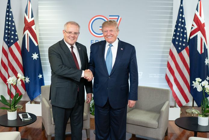 De Amerikaanse president Donald Trump en de Australische premier Scott Morrison tijdens de G7-top in Frankrijk.