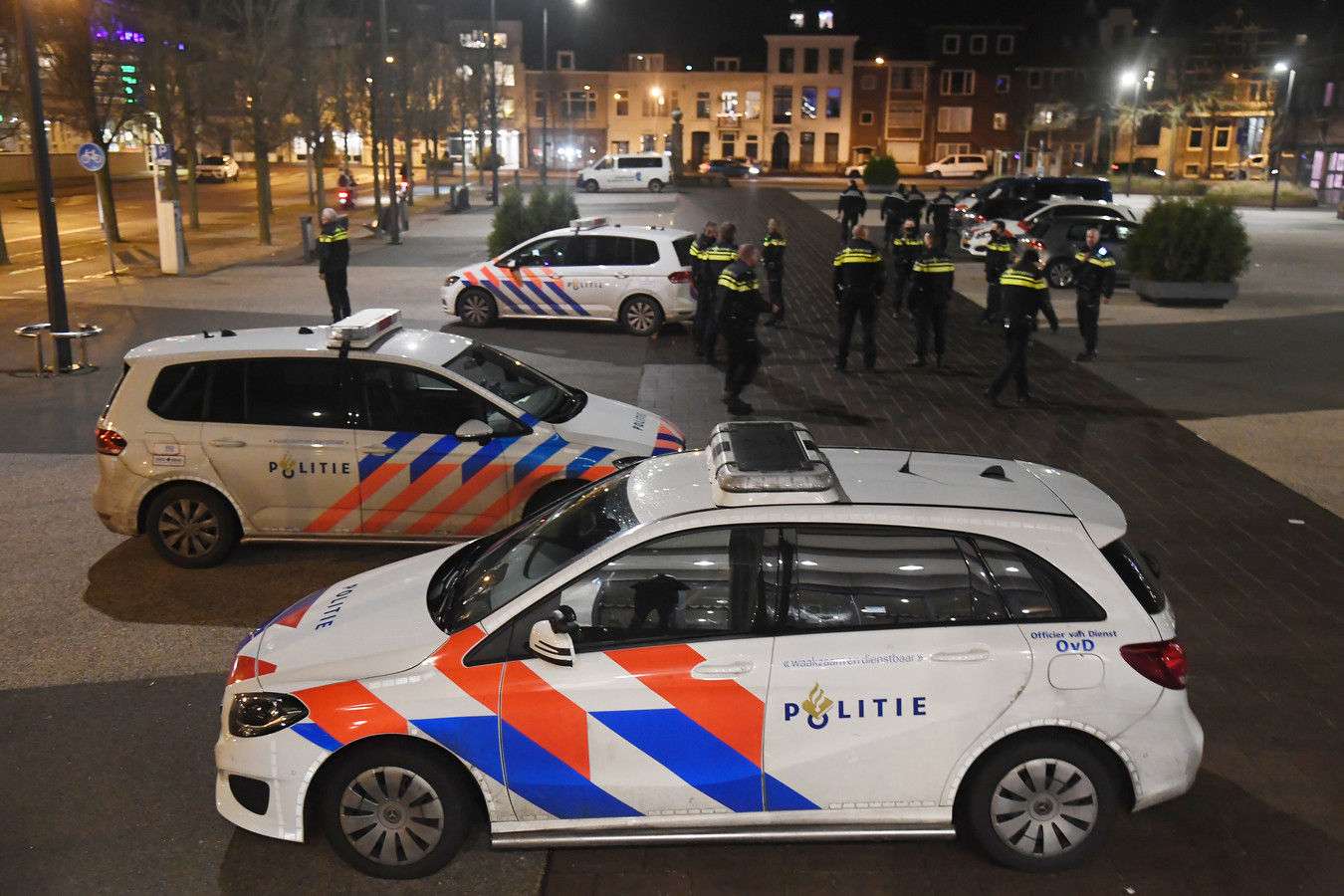 Politie op Walcheren wel paraat, maar minder zichtbaar: 'We willen geen spelletjes | pzc.nl