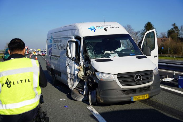 De bestelbus moest worden afgevoerd door een berger.