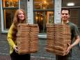Pizzabakker Daan bezorgt Oekraïense vluchtelingen smakelijke kerstavond: ‘Die met kip is het populairst’