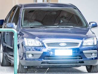 Paus Franciscus verlaat ziekenhuis na operatie