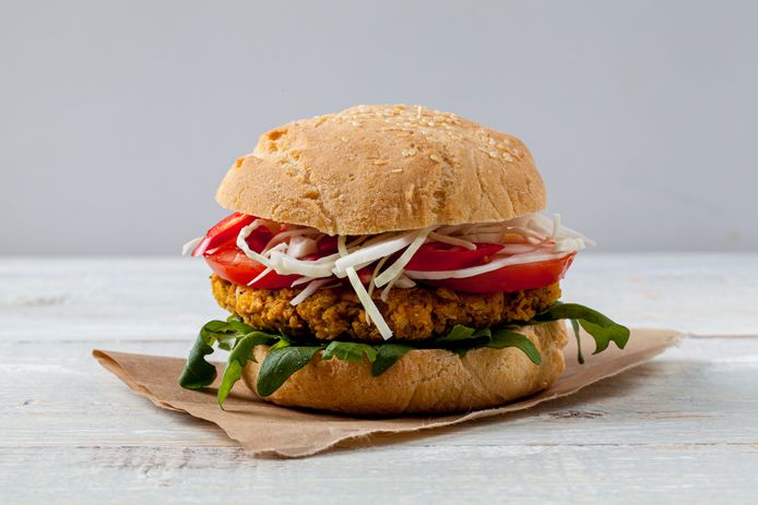 Voor een vega-burger hoef je geen linzen of bonen te gebruiken. Gras is ook een optie.
