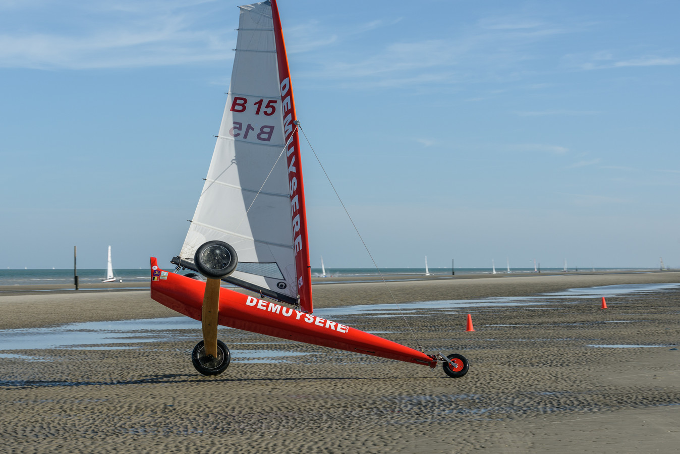 Pannenaar Henri rijdt goud op EK zeilwagenrijden in De Panne “Aan 120