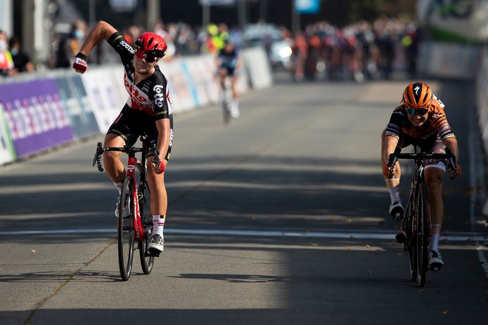 Lotte Kopecky (à gauche) et Jolien D'Hoore (à droite): rivales sur la route, partenaires sur la piste.