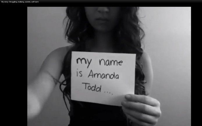 Voor haar zelfmoord maakte Amanda Todd een indrukwekkende video, waarin ze uitlegt hoe erg ze onder druk was gezet.