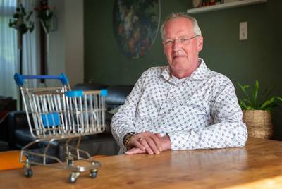 Mark (55) moest zijn dagwinkel sluiten: ‘Maar het geloof in de mensen om me heen is alleen maar gegr