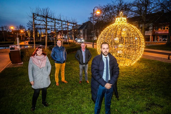 Gistel stelt met een knipoog vernieuwde kerstverlichting voor ...