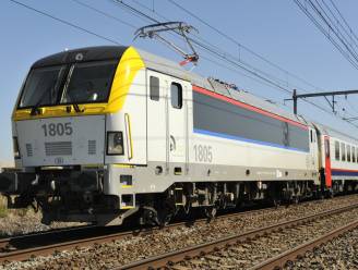 Scholieren voeren actie voor beter openbaar vervoer met ‘treinkaping’