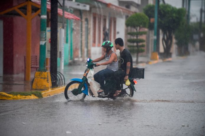 Het centrum van de orkaan bereikte dinsdagavond lokale tijd de Mexicaanse kust in de buurt van de stad Escuinapa.