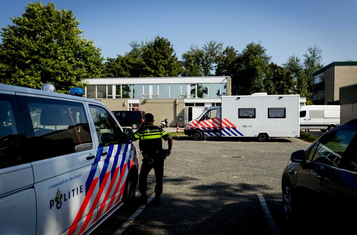 De FIOD viel op 8 september vorig jaar binnen bij moskee alFitrah in Utrecht omdat het Openbaar Ministerie vermoedens van witwassen had. Ook in Tilburg werd een inval gedaan.