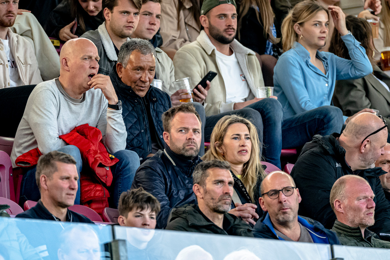 Succescoach Henk ten Cate en tal van prominenten uit historisch seizoen genieten van ouderwets