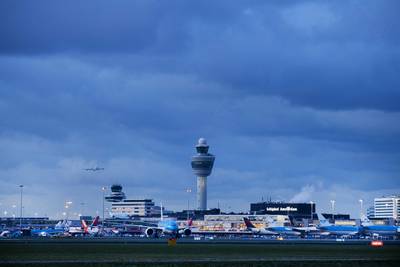 Nederlandse reisbranche boos over mogelijk toch weer nieuwe beperkingen op Schiphol