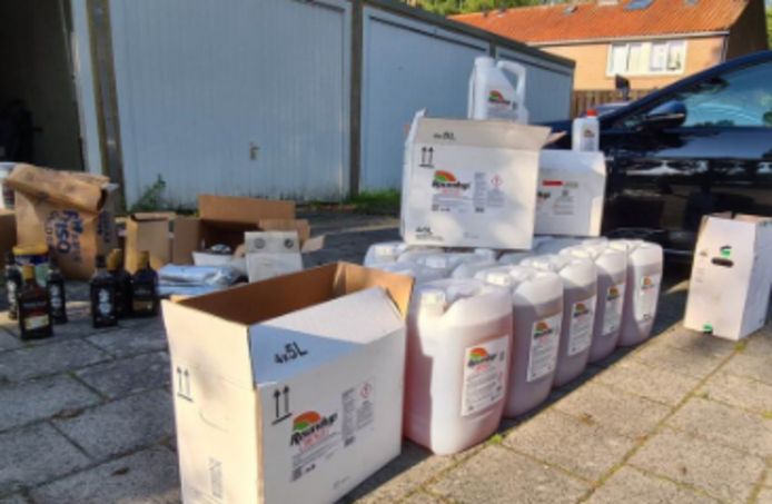 De NVWA nam eerder deze maand al een flinke hoeveelheid landbouwgif in beslag in Flevoland.