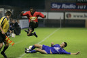 Nryon Wau springt hier als speler van Helmond Sport.