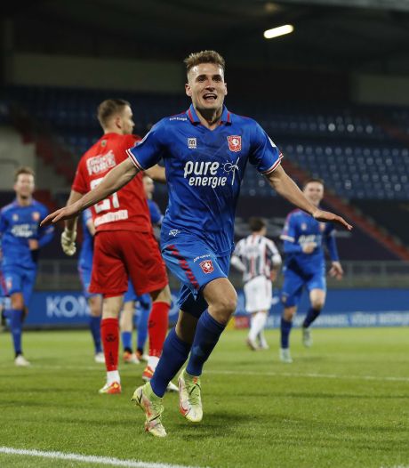 Tiende nederlaag op rij voor Willem II, Sadílek schiet FC Twente naar vierde plaats