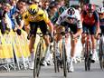 Primoz Roglic spurt naar de zege.