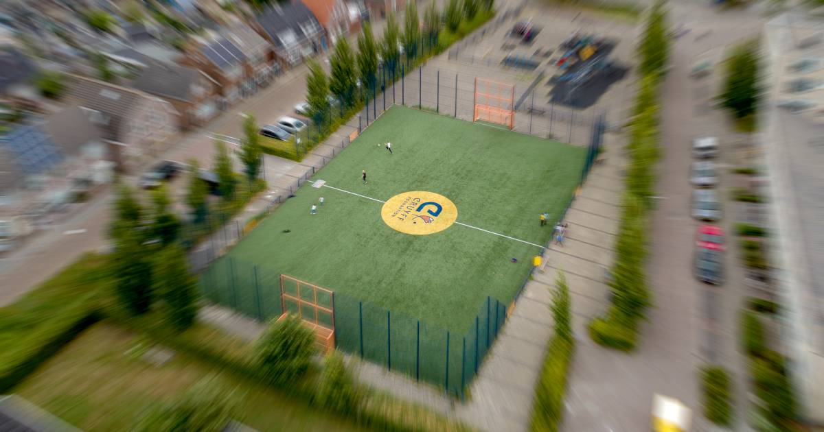 Het heeft even geduurd maar Cruyff Court in Best is bijna klaar