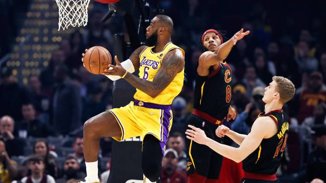 LeBron James neemt LA Lakers bij de hand tegen oude club Cleveland Cavaliers